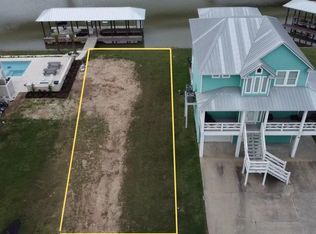 14 Alpha Slip Rd, Matagorda, TX 77457
