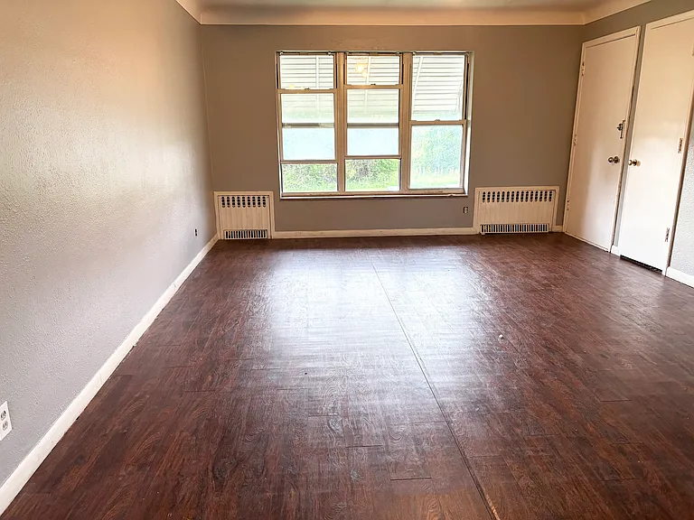 1384 N Cove Blvd #3 — Photo 5
