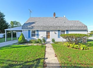 518 Gardiners Ave, Levittown, NY 11756