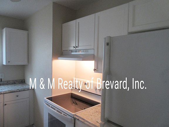 3rd image of 1476 Stanley Ln