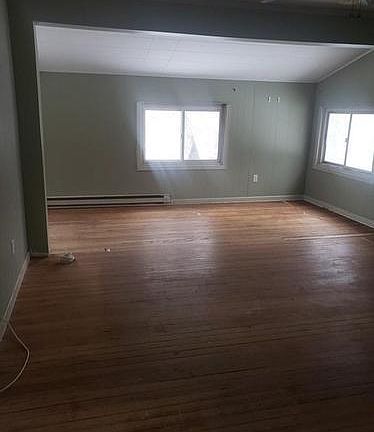 4th image of 5 Whittier Rd