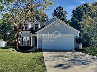 2206 Coatsdale Ln, Matthews, NC 28104