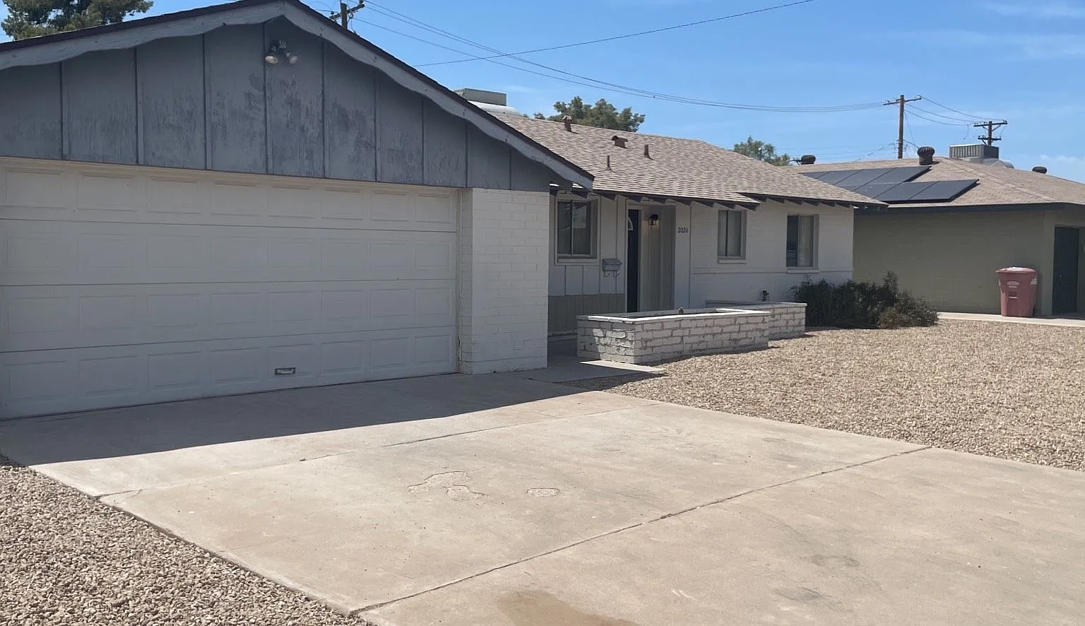 Updated 3-bed, 2-bath single-family home in a convenient Scottsdale location! — Photo 1
