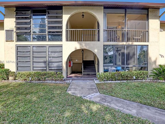 5th image of 337 Pine Ridge Cir APT D-2