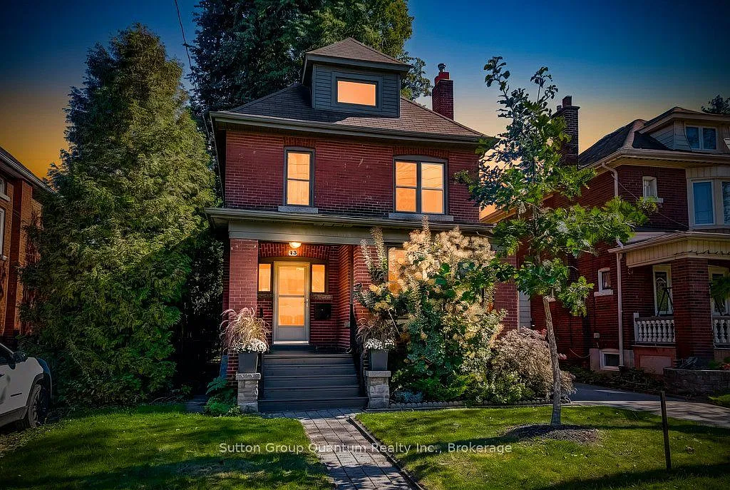 4 bed, $3,400 — Photo 1