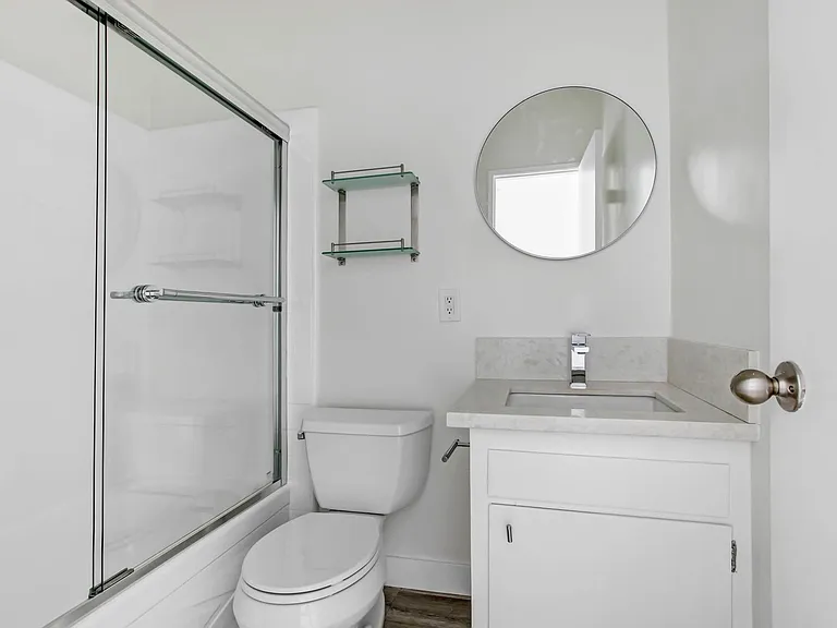519 Hill St in Santa Monica! Steps to Main St and the beach! — Photo 12