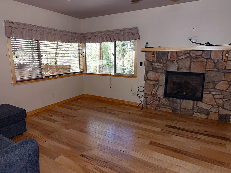 560 Temple Ln — Photo 6