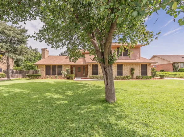 2709 Oak Trail Ct, Dalworthington Gardens, TX 76016