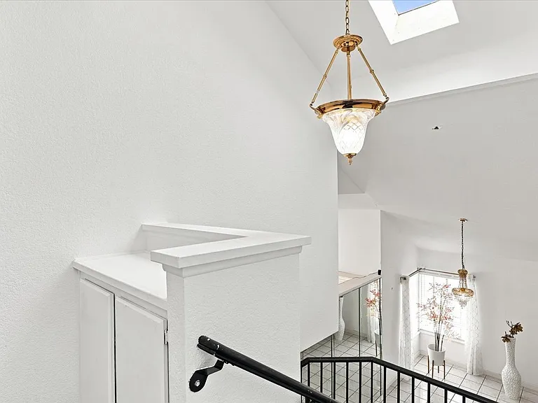421 Yellowstone Cir — Photo 14