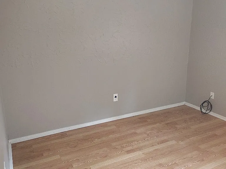 130 E Woodcrest Dr — Photo 6