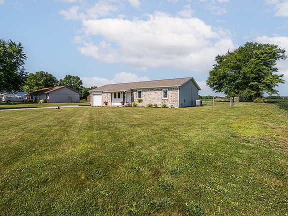 4th image of 1238 N County Road 300 E