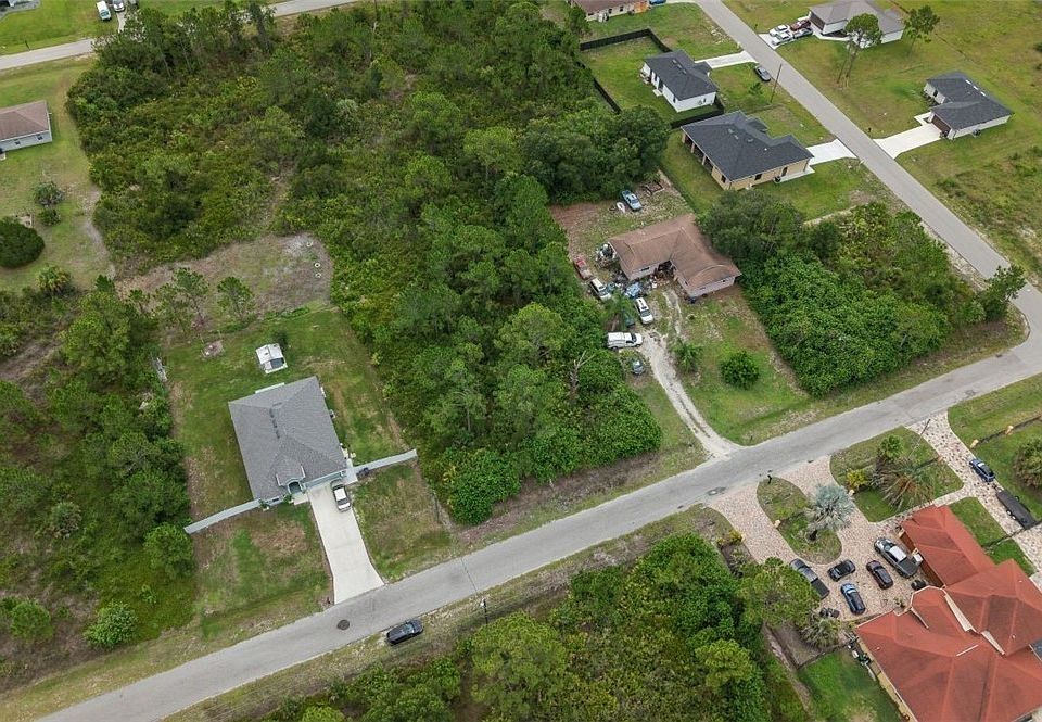 2nd image of 904 Poinsettia Ave