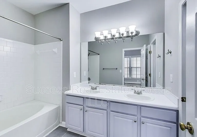 1645 Heyford Cir NW — Photo 9