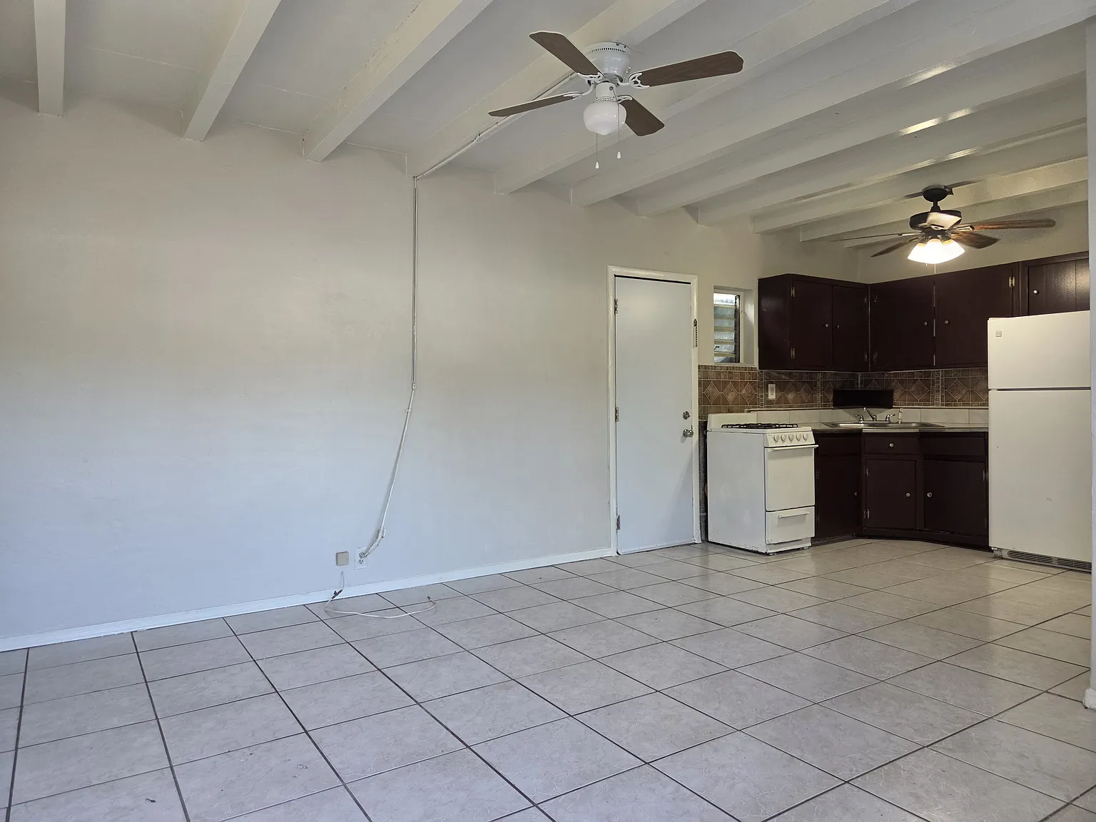 2355 NE 135th Terrace — Photo 4