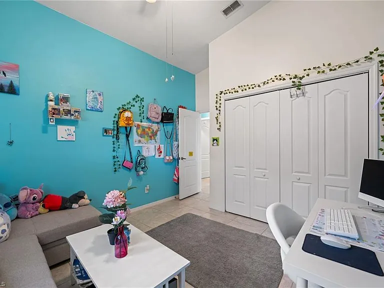 1408 SW 23rd St — Photo 38
