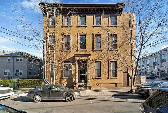 709 N Franklin St