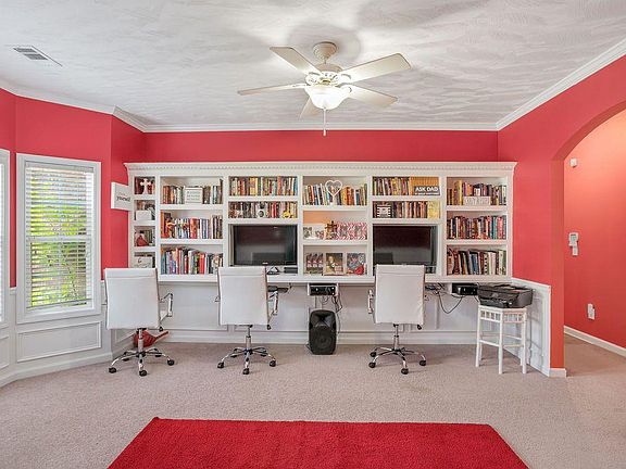 4th image of 326 Cog Hill Dr