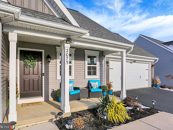 3rd image of 2075 Spring Wood Ln