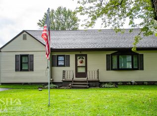 2470 Eagle Valley Rd, Mill Hall, PA 17751