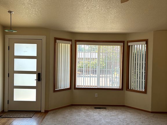 4th image of 8307 NE 138th Ave
