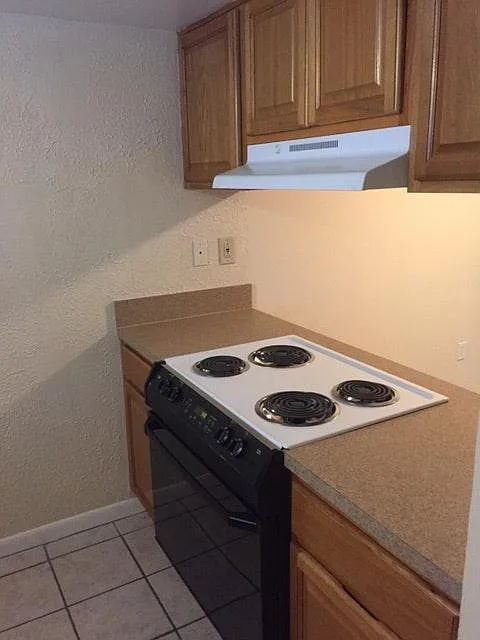 2 bed, 956 sqft, $1,450 — Photo 1