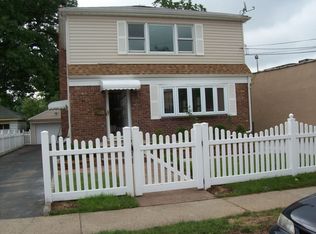 6 Taft Ave, Lynbrook, NY 11563