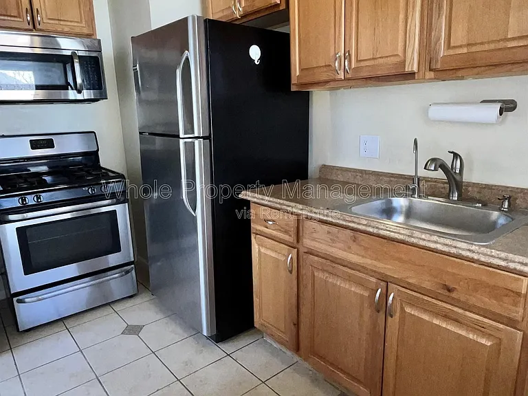 4360 Saint Paul St — Photo 6