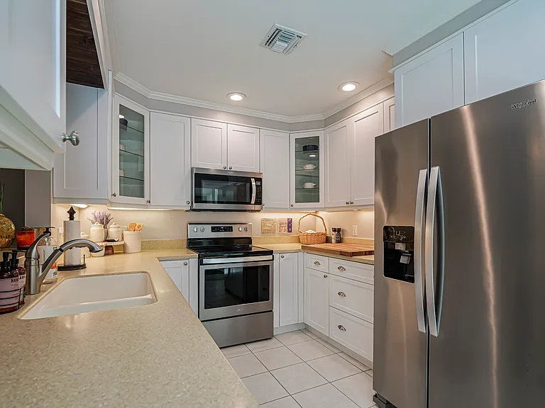 1405 Treasure Cove Ln — Photo 9