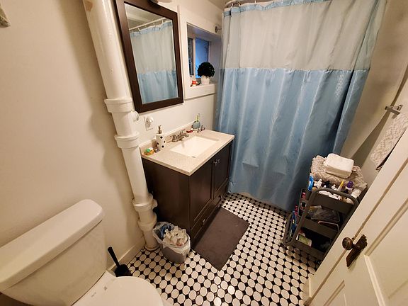 4th image of 585 N Wall St #2