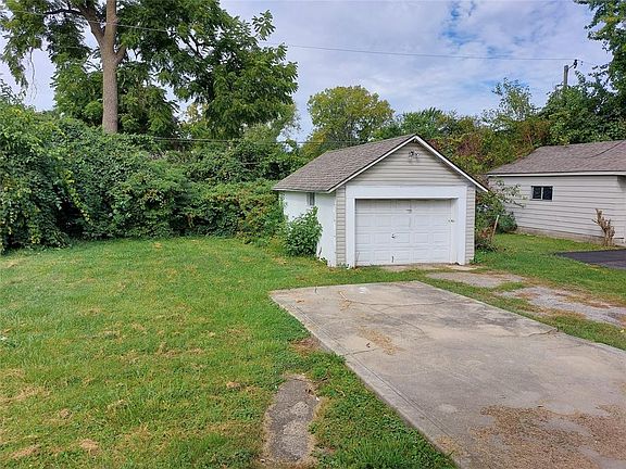 3rd image of 2136 N Drexel Ave