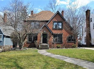 2587 Ashurst Rd, University Heights, OH 44118