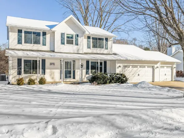 201 Swiss Meadow Ln, Green Bay, WI 54302