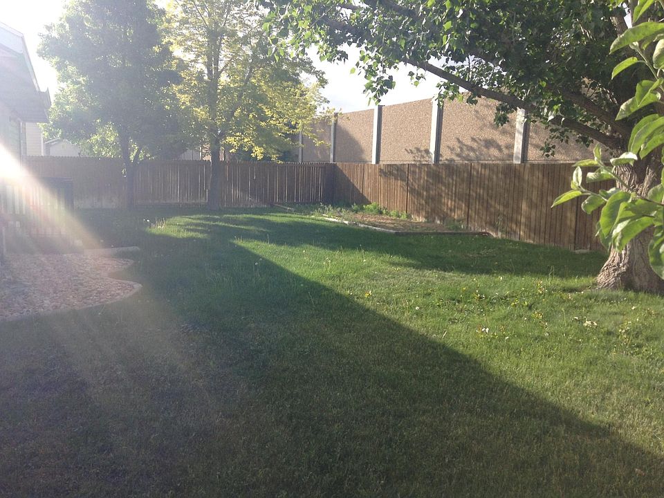 2nd image of 1515 E Mountain View Dr