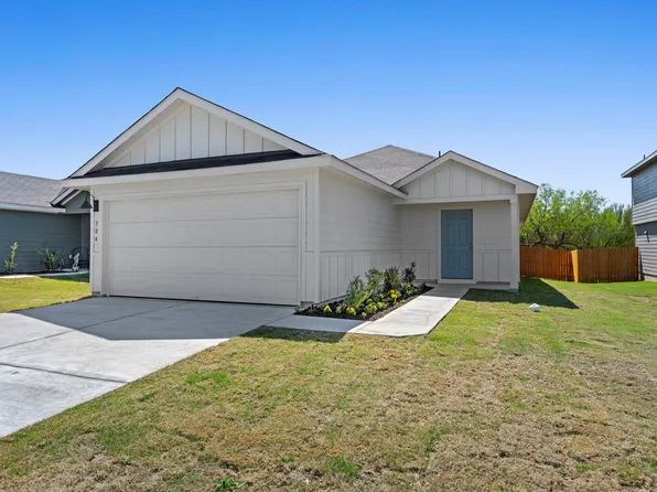 304 Wild Goose Dr, Luling, TX 78648