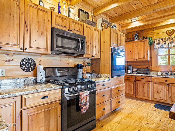 12th image of this home