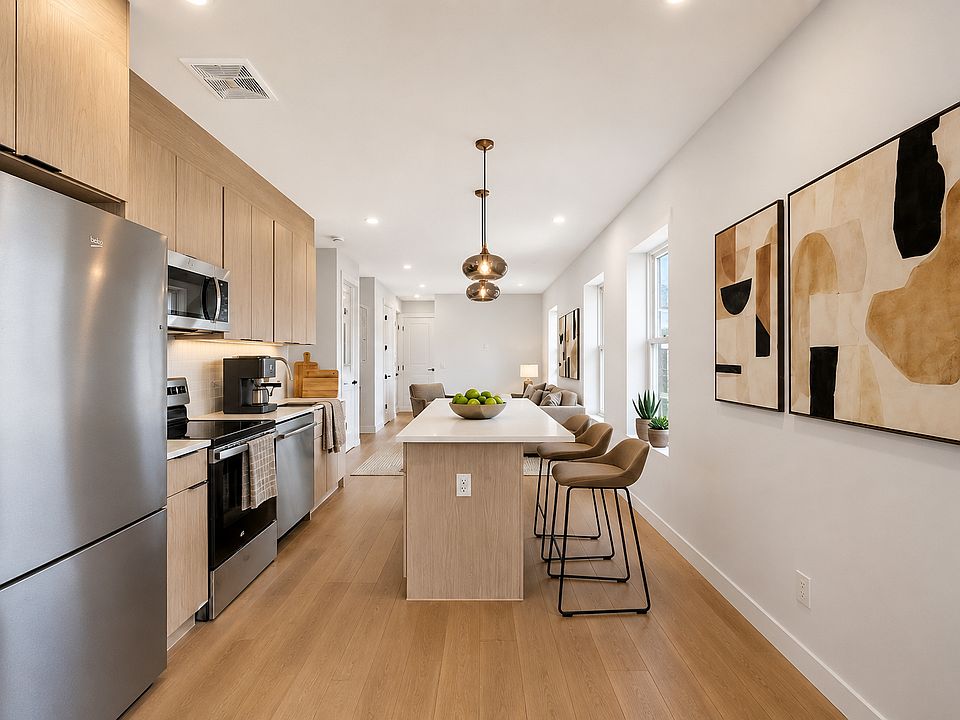 1st image of 308 W 116th St #4