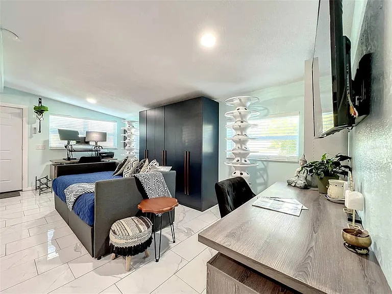 1245 Catalpa Dr #4 — Photo 23