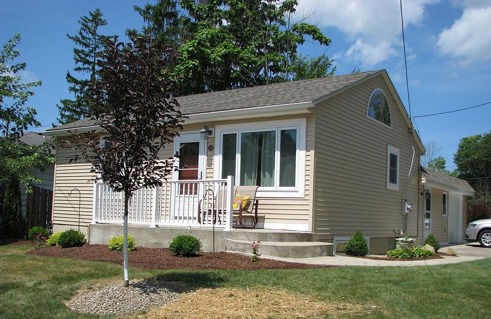 1st image of 73 Willow Wood Dr
