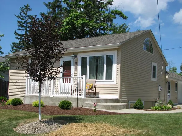 73 Willow Wood Dr, Chippewa Lake, OH 44215