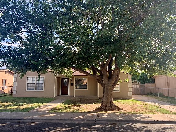 3rd image of 3207 Redwood Dr