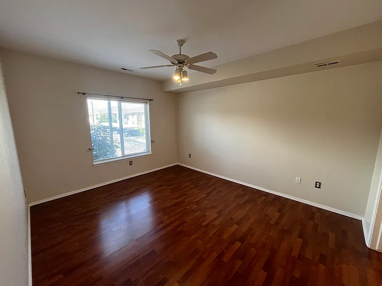 3040 Mandalay Grv #6 — Photo 12