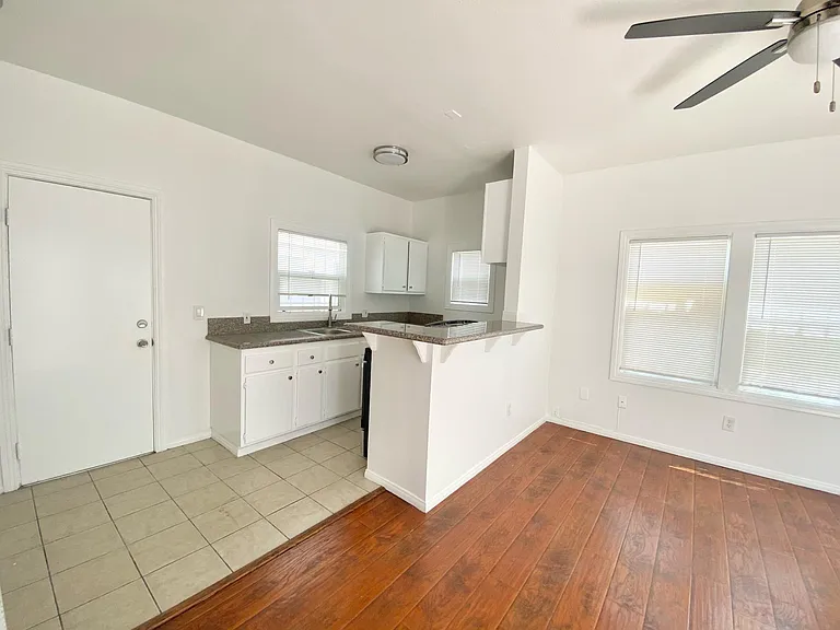 720 E 8th St #6 — Photo 3
