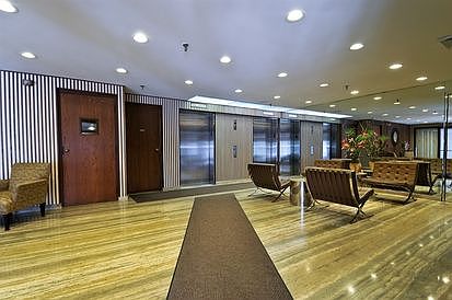 2nd image of 7201 N Lincoln Ave APT 312