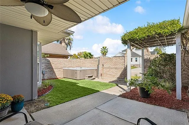 4 bed, 2.5 bath, 2387 sqft, $2,850 — Photo 4