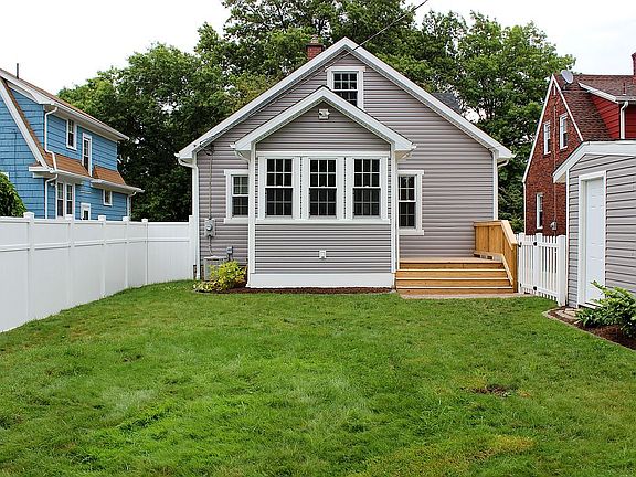 4th image of 638 Shenley Dr