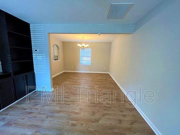 5th image of 5210 Malik Dr