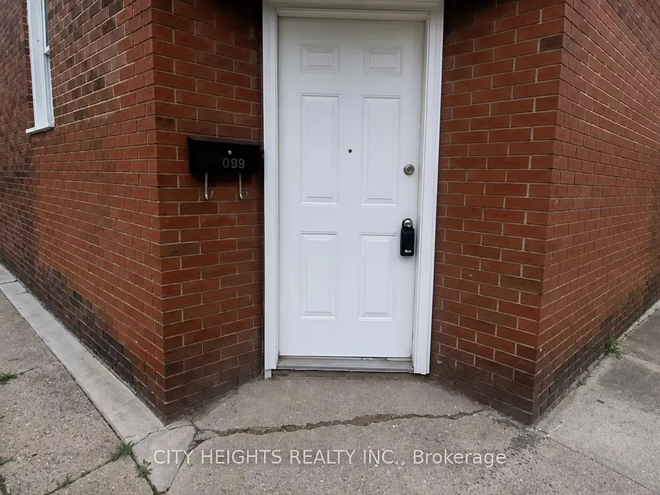 1102 Langlois Ave