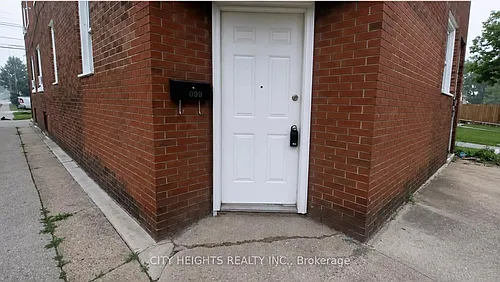 1102 Langlois Ave Photo 1