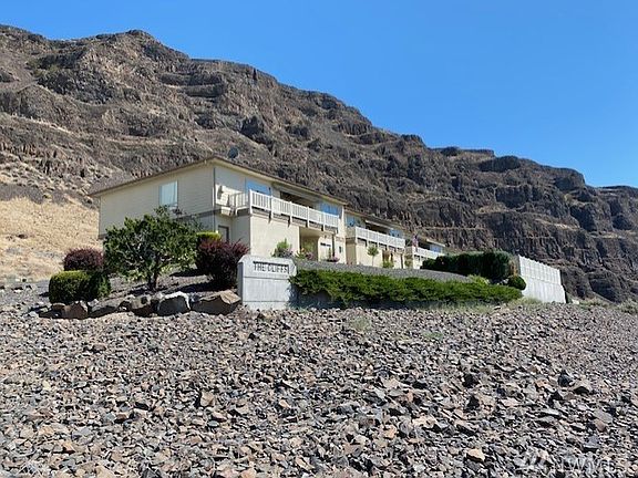 The Cliffs.  A Gated Private Secure complex in Crescent Bar