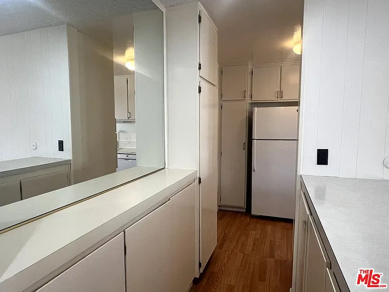 6000 Canterbury Dr #6000D212 — Photo 29